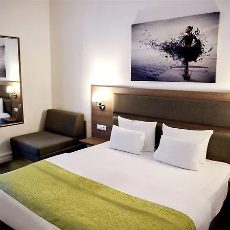 Hotel Opera Garni 4*