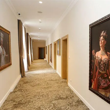 Hotel Opera Garni 4*