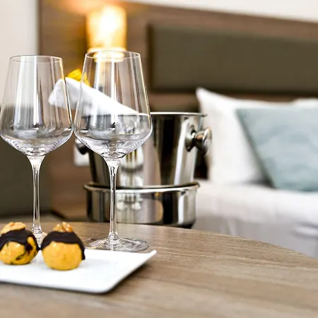 Hotel Opera Garni Отель 4*