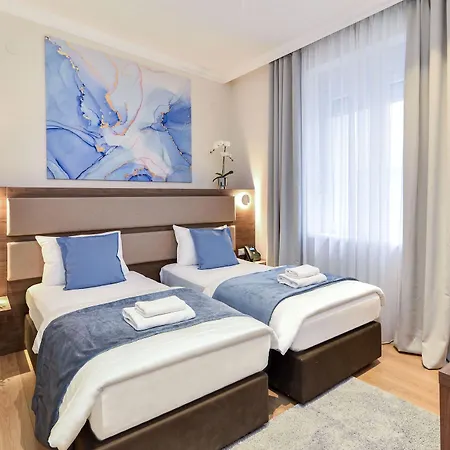 Отель Hotel Opera Garni Белград