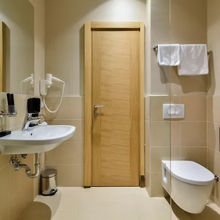 Отель Hotel Opera Garni