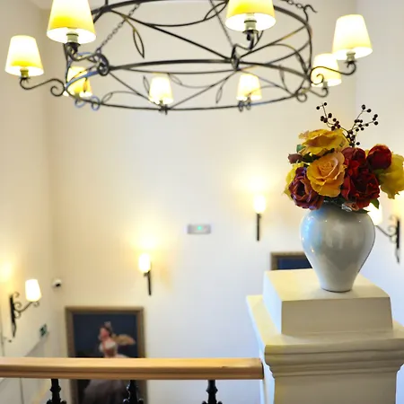 Hotel Opera Garni Belgrade