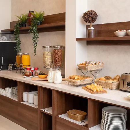 Opera Garni Hotel 4*