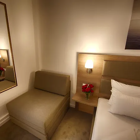 Hotel Opera Garni Отель 4*