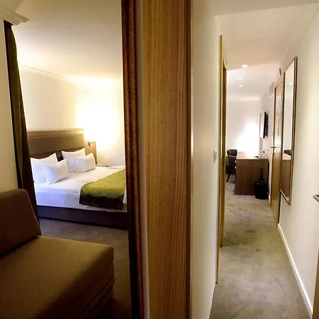 Отель Hotel Opera Garni