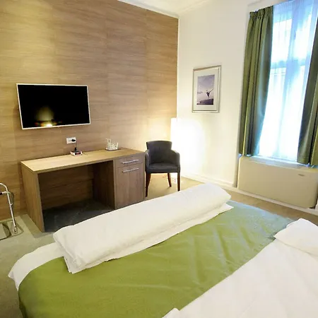 Hotel Opera Garni Отель