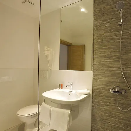 Отель Hotel Opera Garni Белград