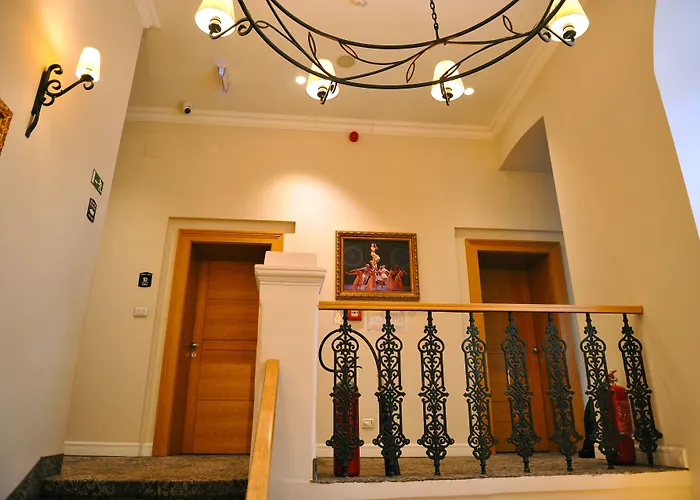 Opera Garni Hotell 4*