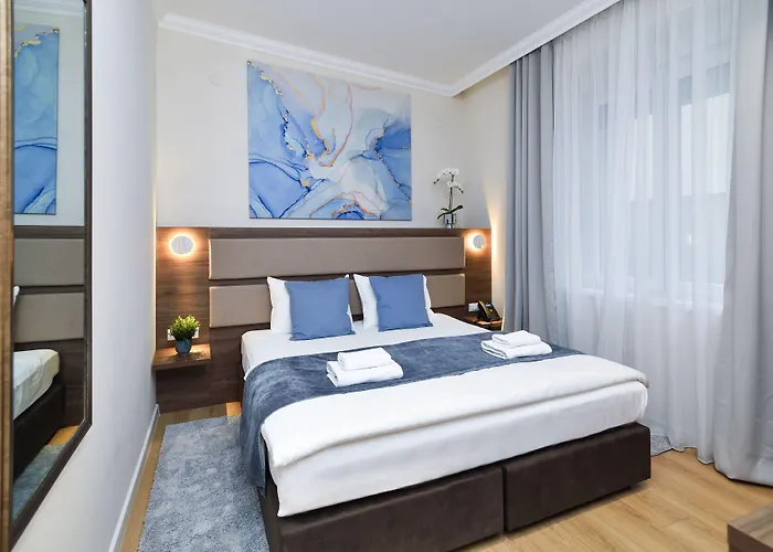 Opera Garni Hotell 4*