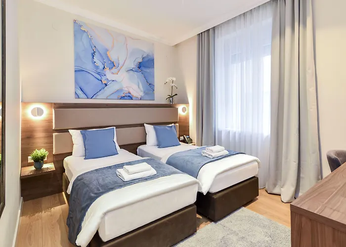 Opera Garni Hotell 4*